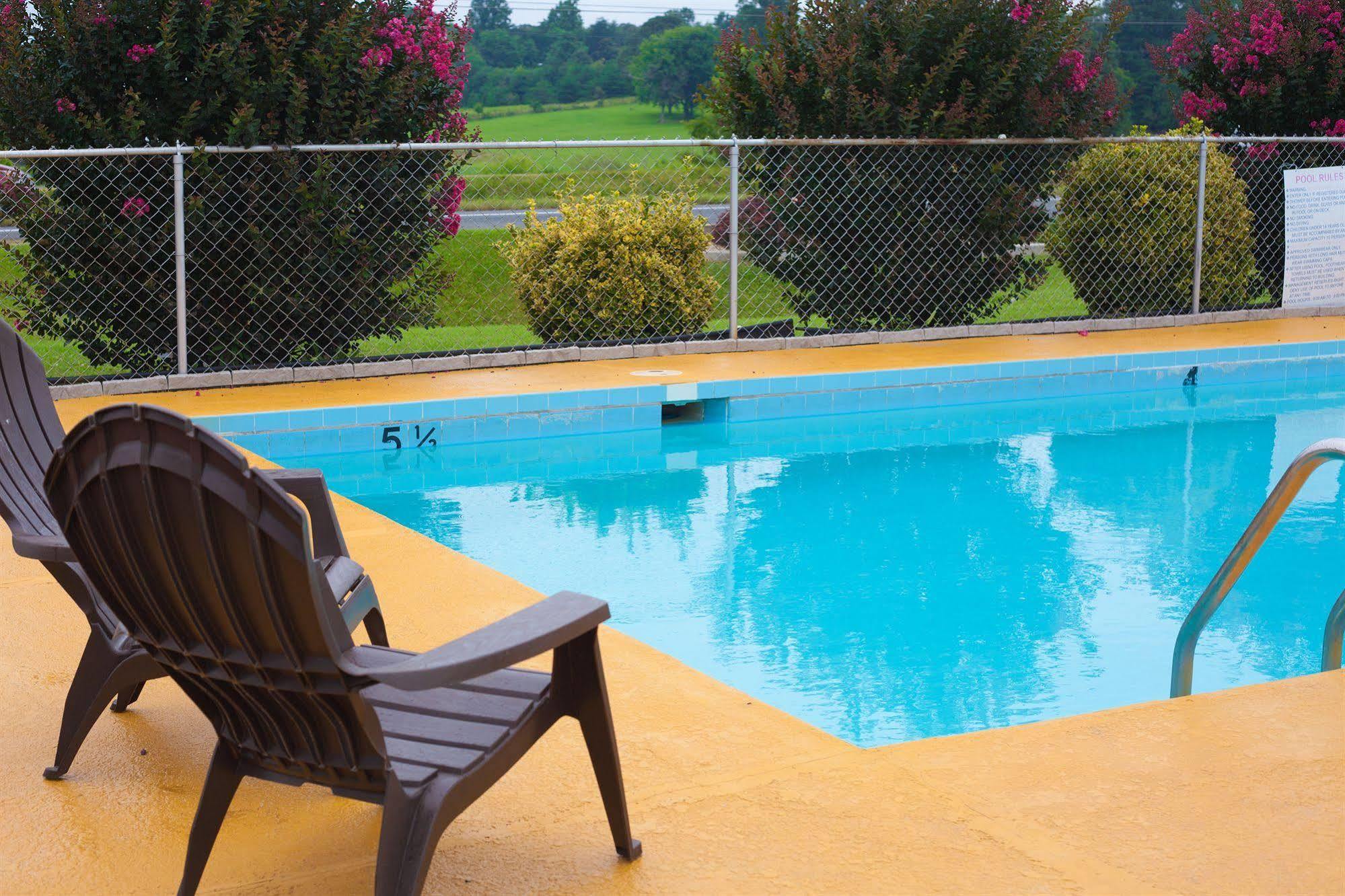 Timberlake Motel Lynchburg Bagian luar foto